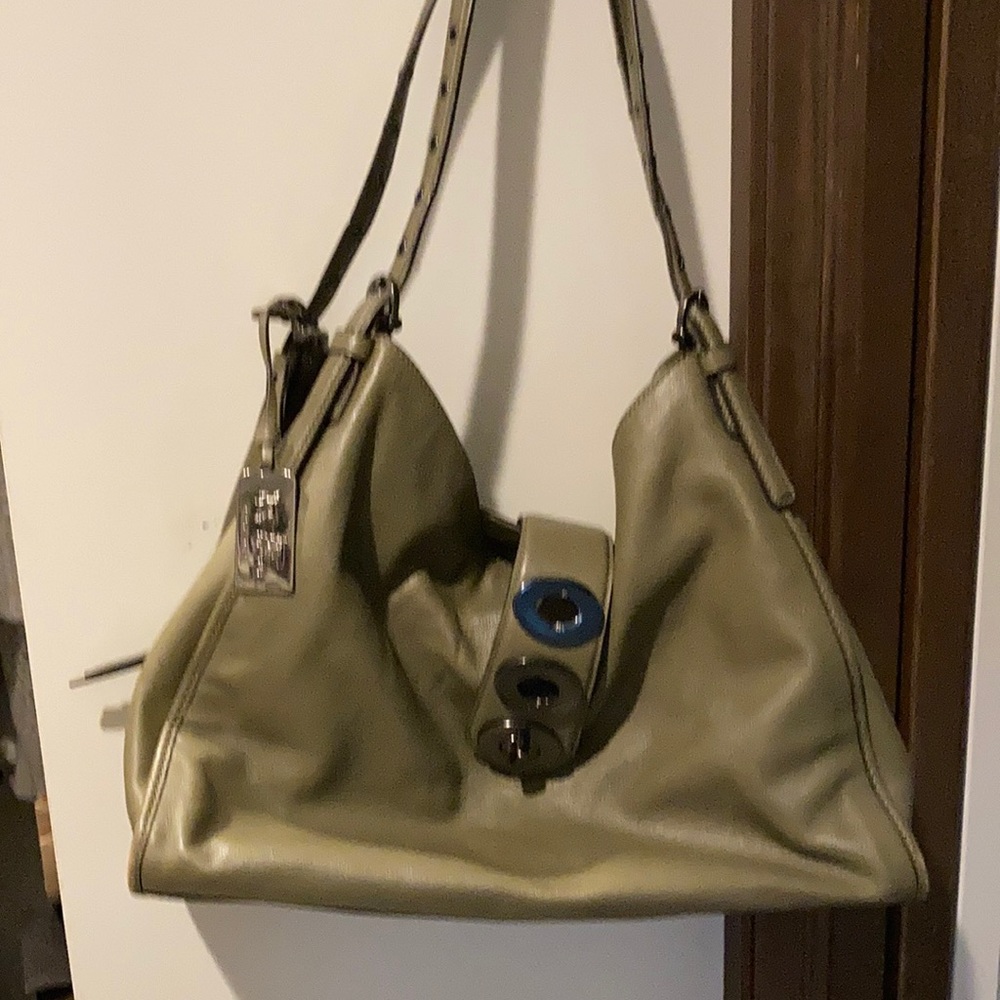 Olive green coach bag in excellent condition